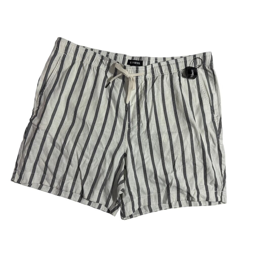 Express Women's White & Black Shorts Size XL - New with Tags